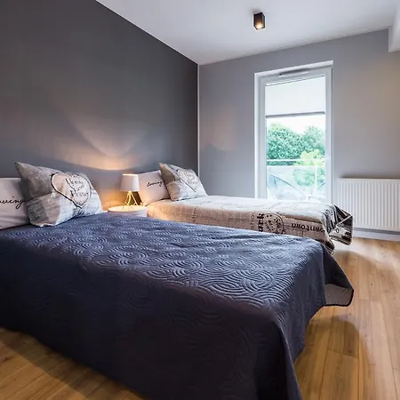 Marina Przy Porcie Nad Niegocinem