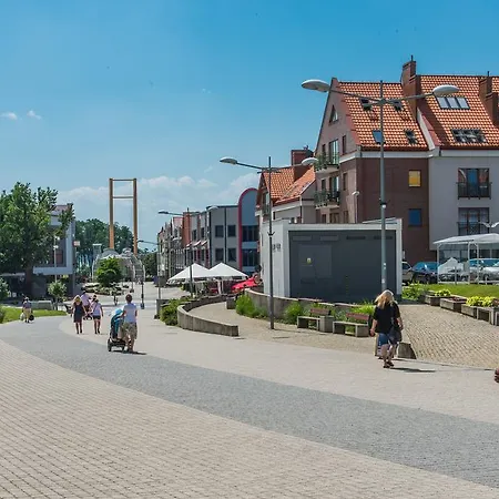 Marina Przy Porcie Nad Niegocinem